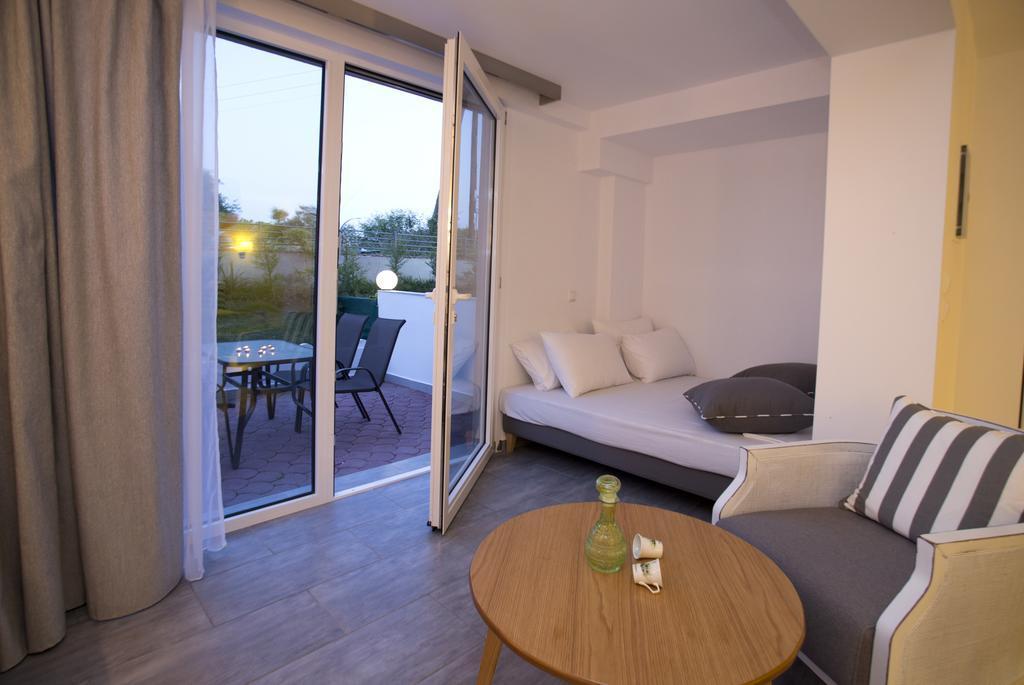 Kapahi Seaview Hotel Apartments Potos Buitenkant foto